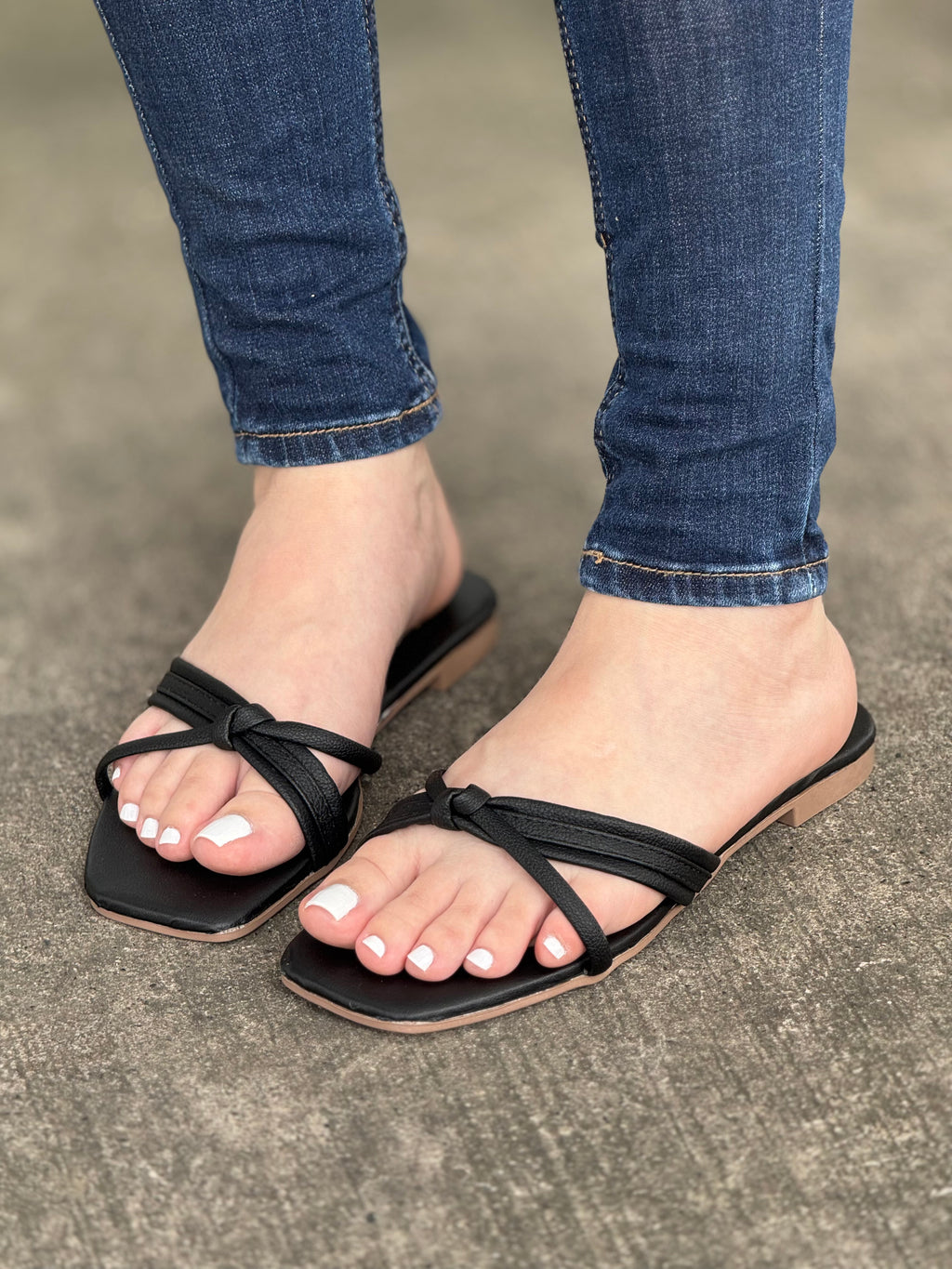 TRÍO SANDALIA PLANA STRIDER 3X1 + CAJA