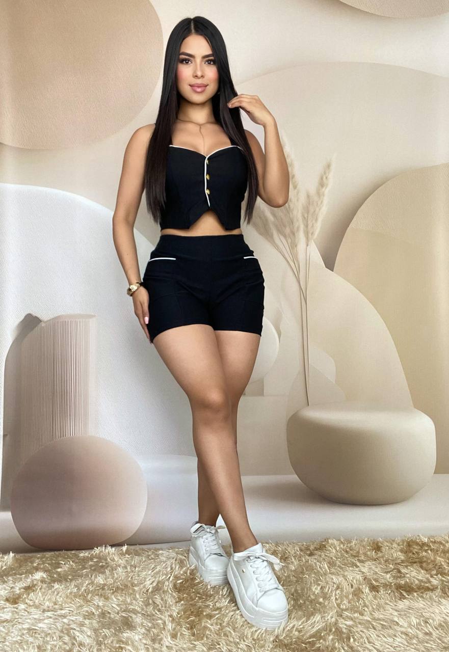 Conjunto blusa y short